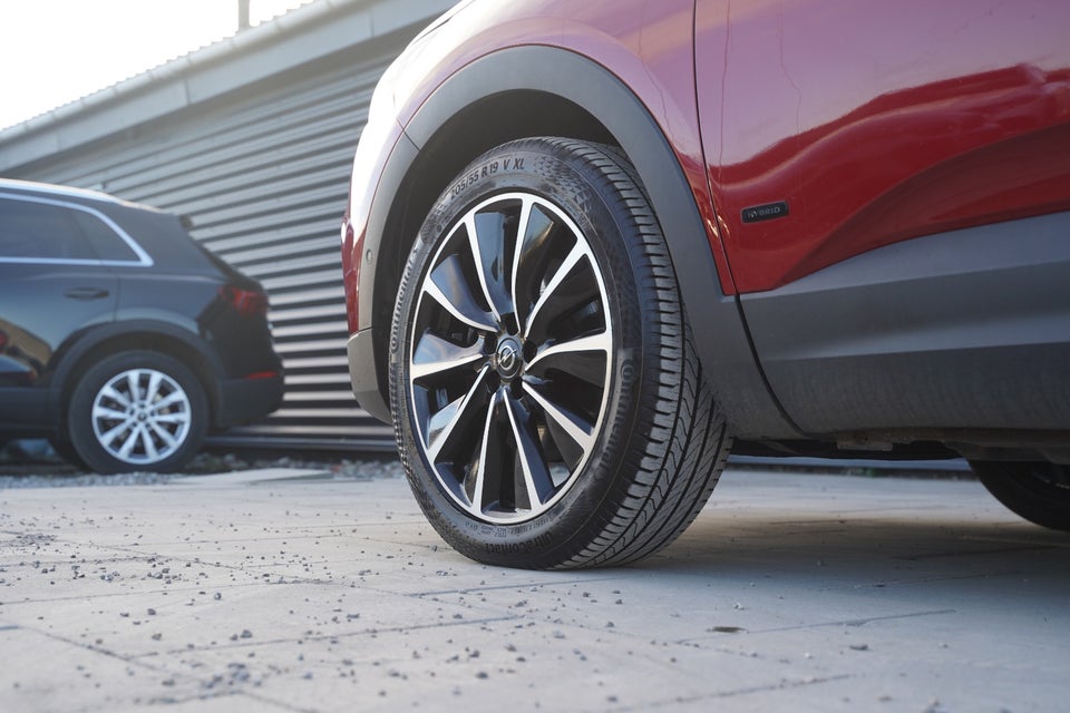 Opel Grandland X 1,6 Hybrid Ultimate aut. 5d