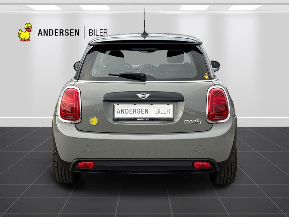 MINI Cooper SE Essential 3d
