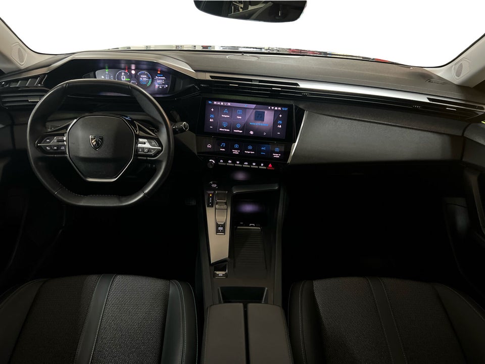 Peugeot 308 1,6 Hybrid First Selection EAT8 5d