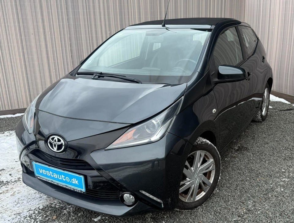Toyota Aygo 1,0 VVT-i x-wave Sky 5d