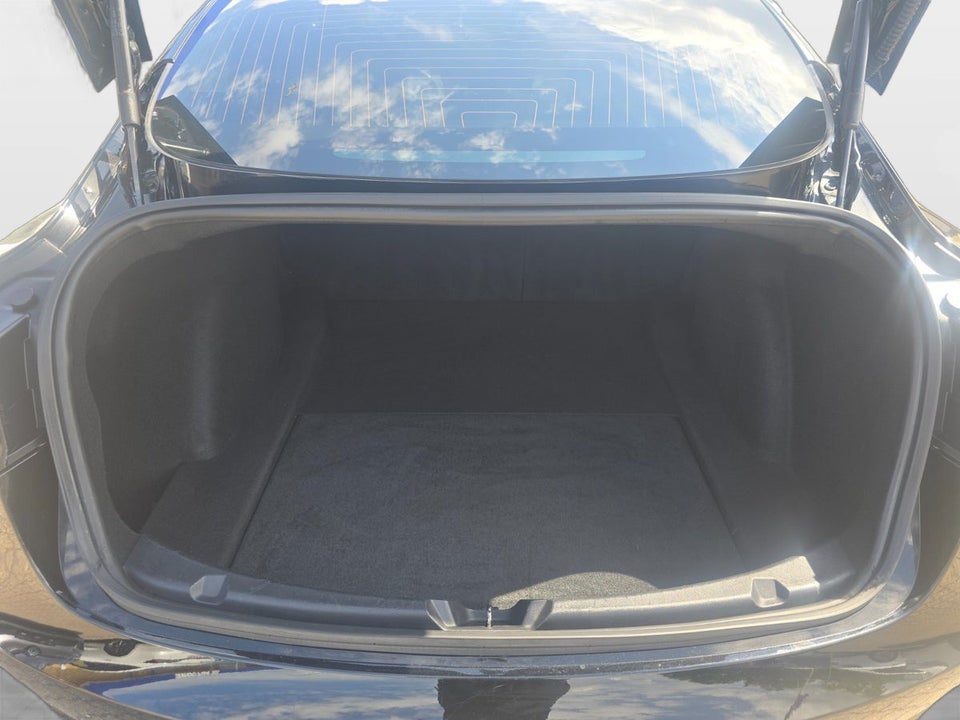 Tesla Model 3 Long Range RWD 4d