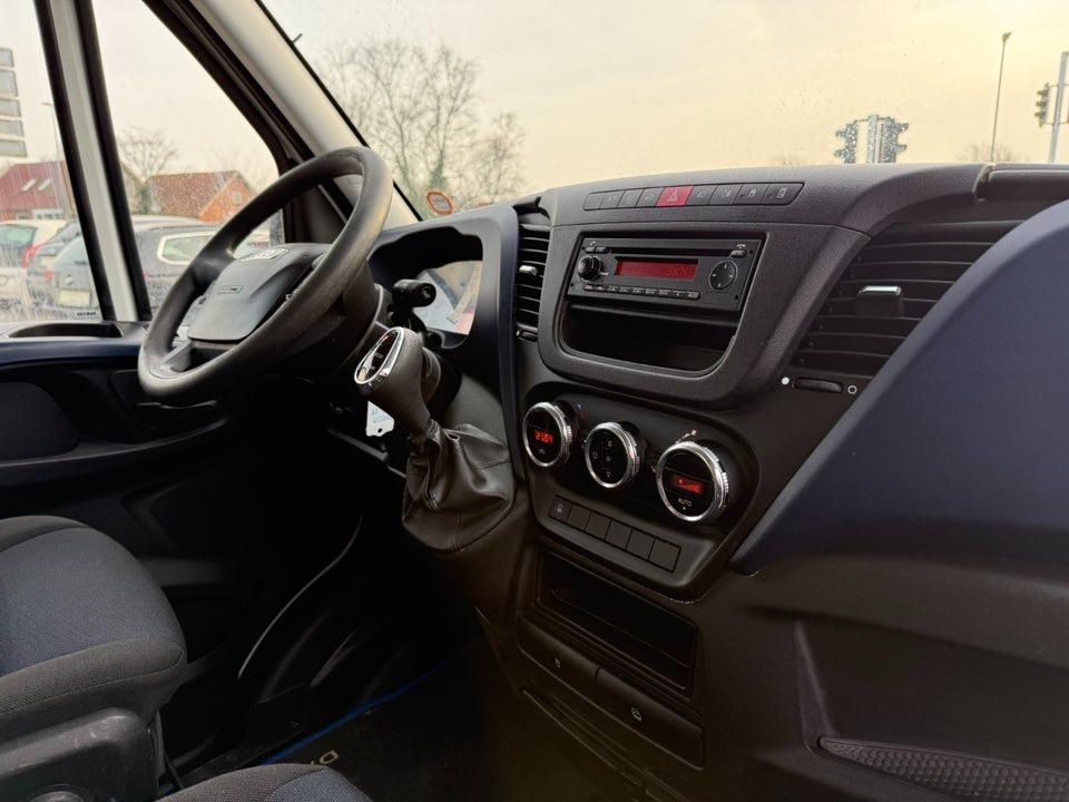 Iveco Daily 3,0 35C21 19,6m³ Van AG8