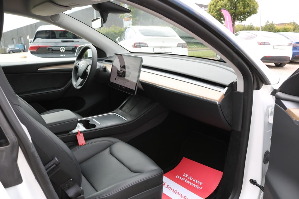 Tesla Model Y RWD 5d