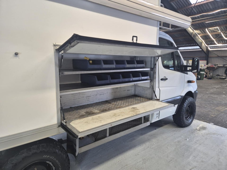 Mercedes Sprinter 319 3,0 CDi Alukasse m/lift 2d