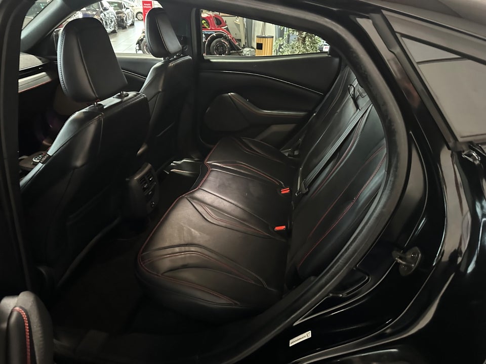 Ford Mustang Mach-E 98 Extended Range AWD 5d