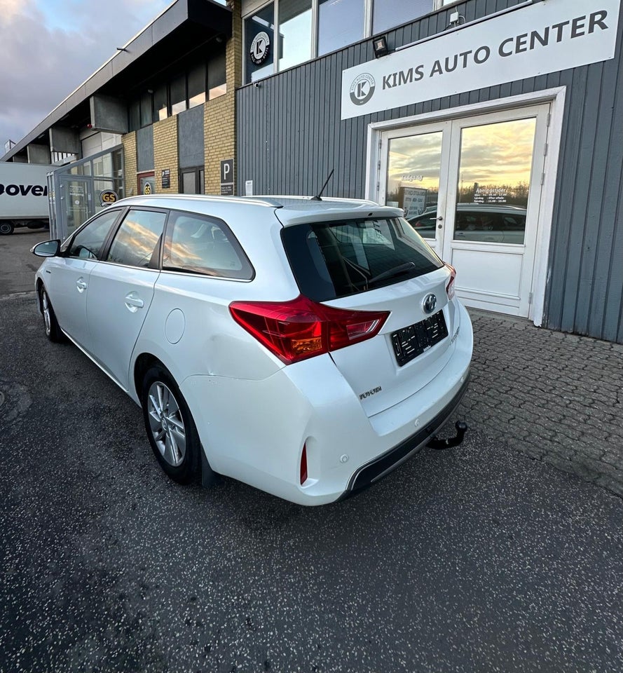 Toyota Auris 1,8 Hybrid H2 Premium Touring Sports CVT 5d