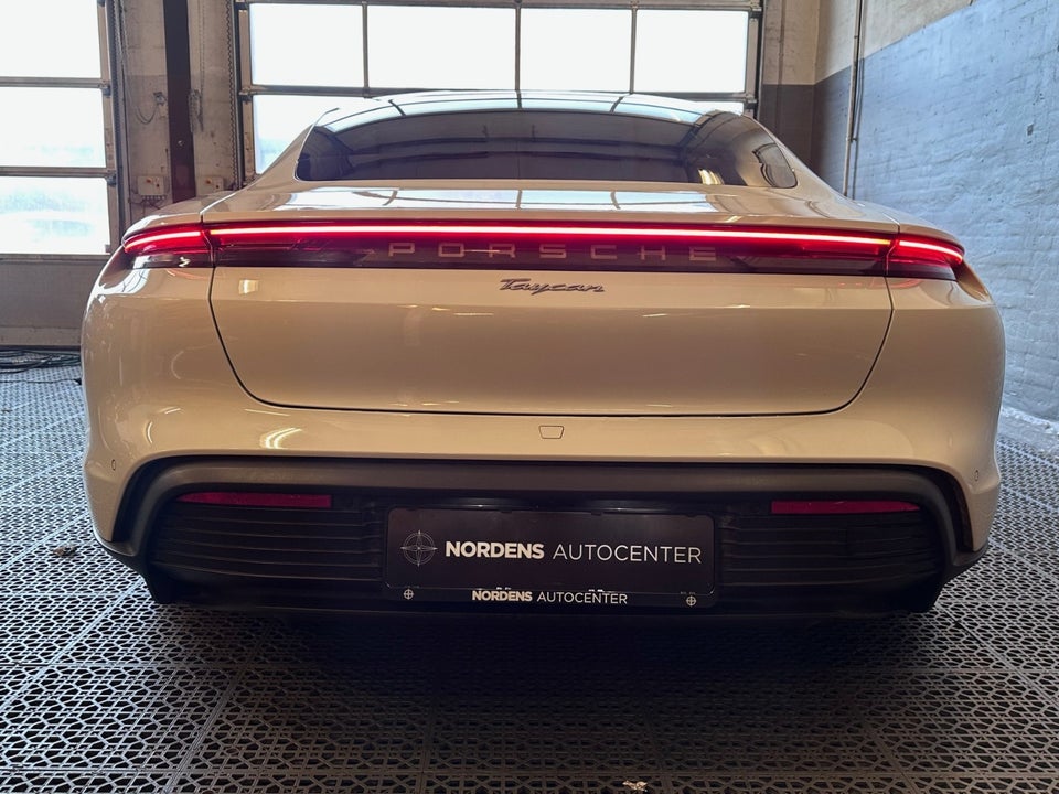 Porsche Taycan Performance+ 4d