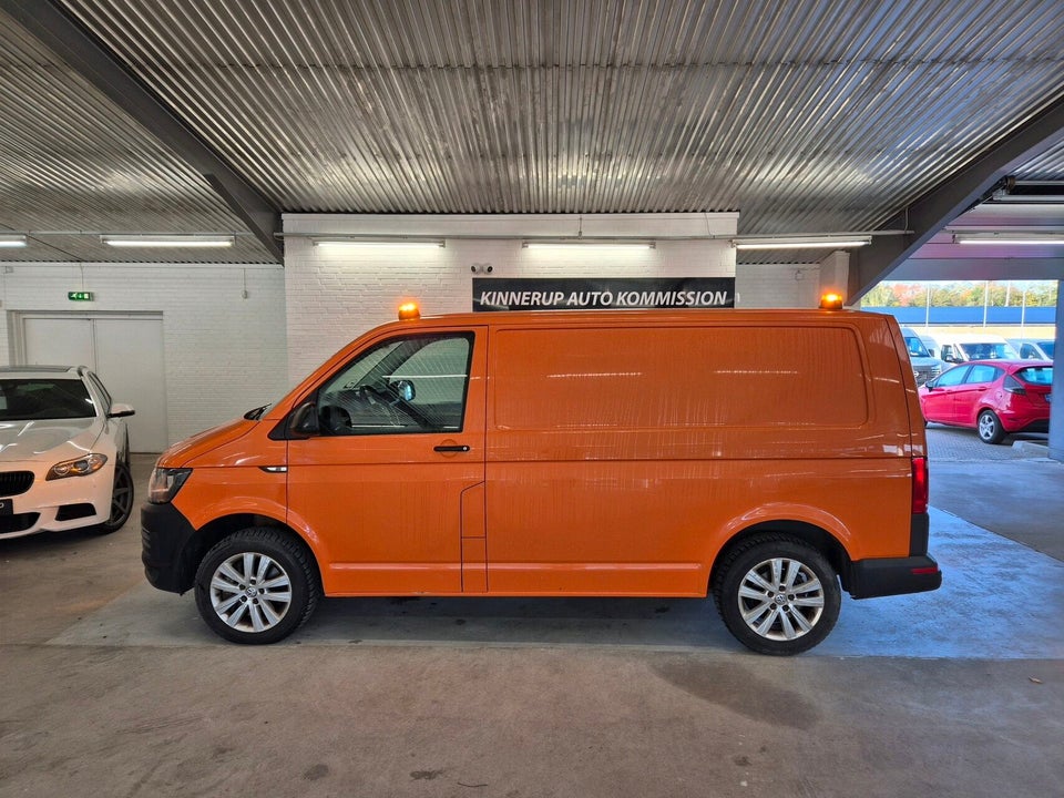 VW Transporter 2,0 TDi 204 Kassevogn kort