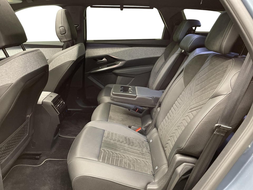Peugeot e-5008 77 GT 7prs 5d