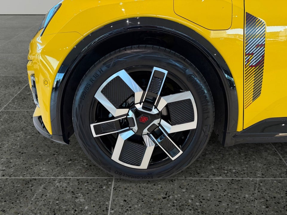 Renault 5 E-Tech 52 Iconic 5d