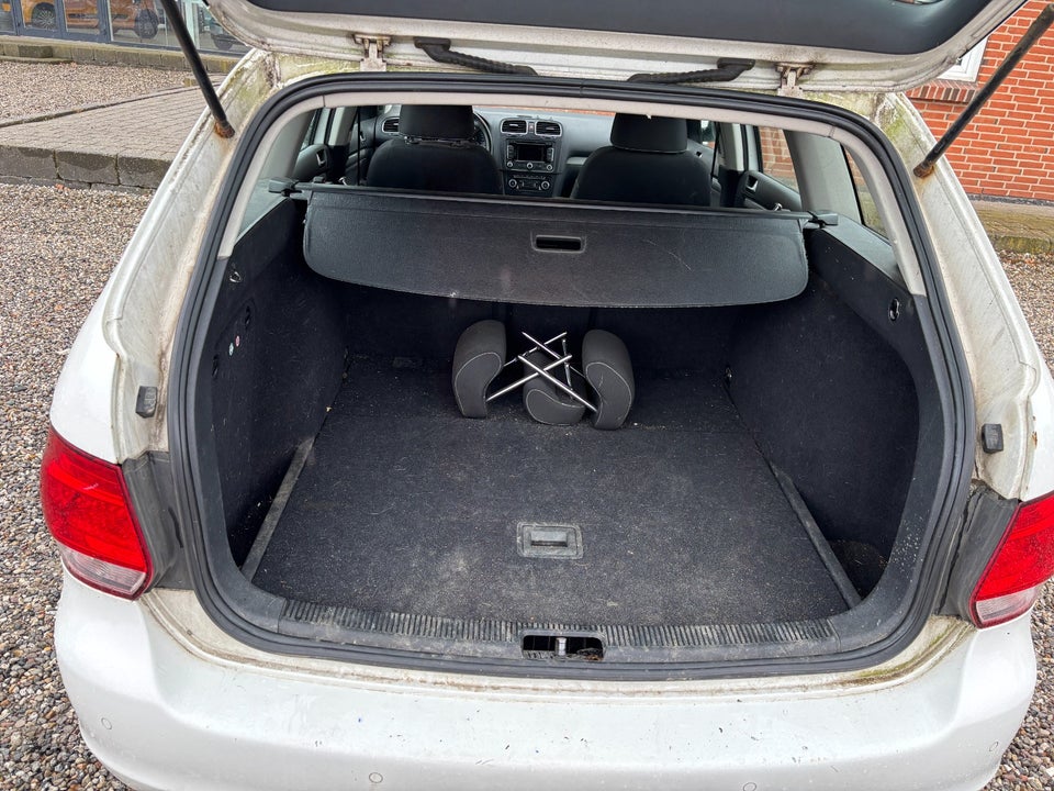 VW Golf VI 1,6 TDi 105 Match Variant DSG BMT 5d