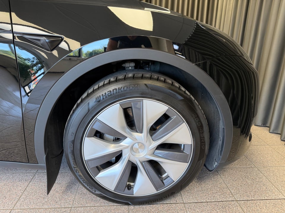 Tesla Model Y Long Range AWD 5d