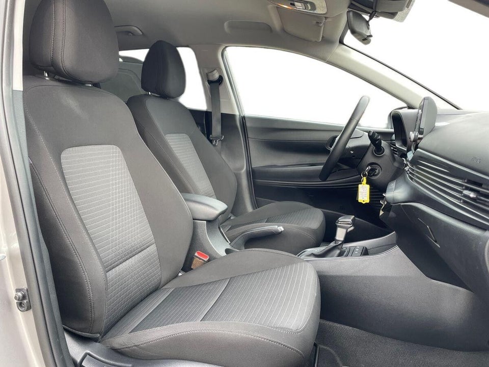Hyundai i20 1,0 T-GDi Essential DCT 5d