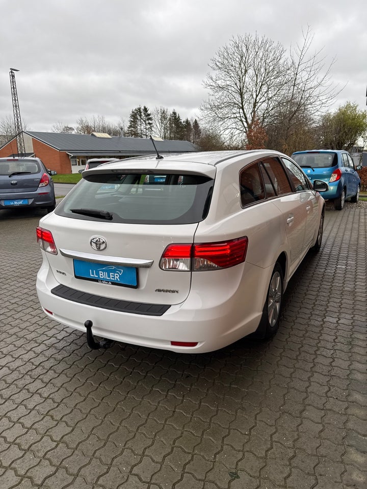 Toyota Avensis 1,6 VVT-i Limited stc. 5d