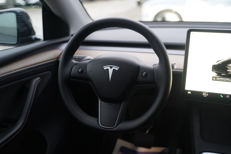 Tesla Model Y RWD 5d