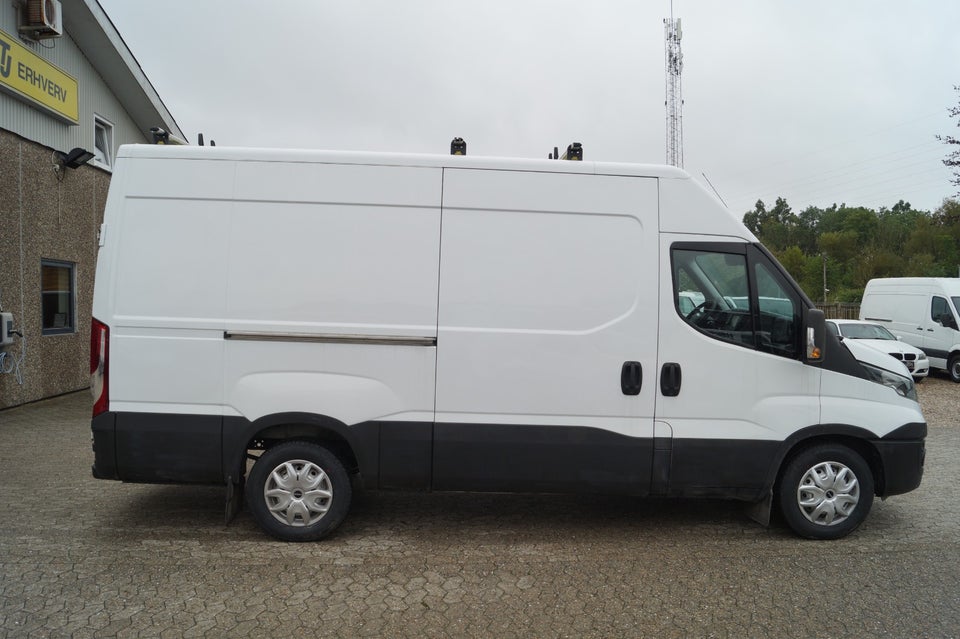 Iveco Daily 2,3 35S15 12m³ Van