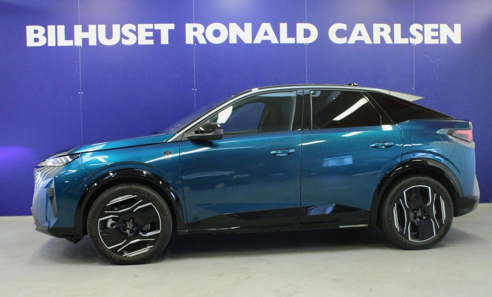 Peugeot e-3008 77 GT 5d