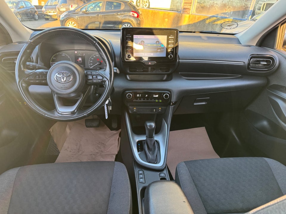 Toyota Yaris 1,5 Hybrid H1 e-CVT 5d