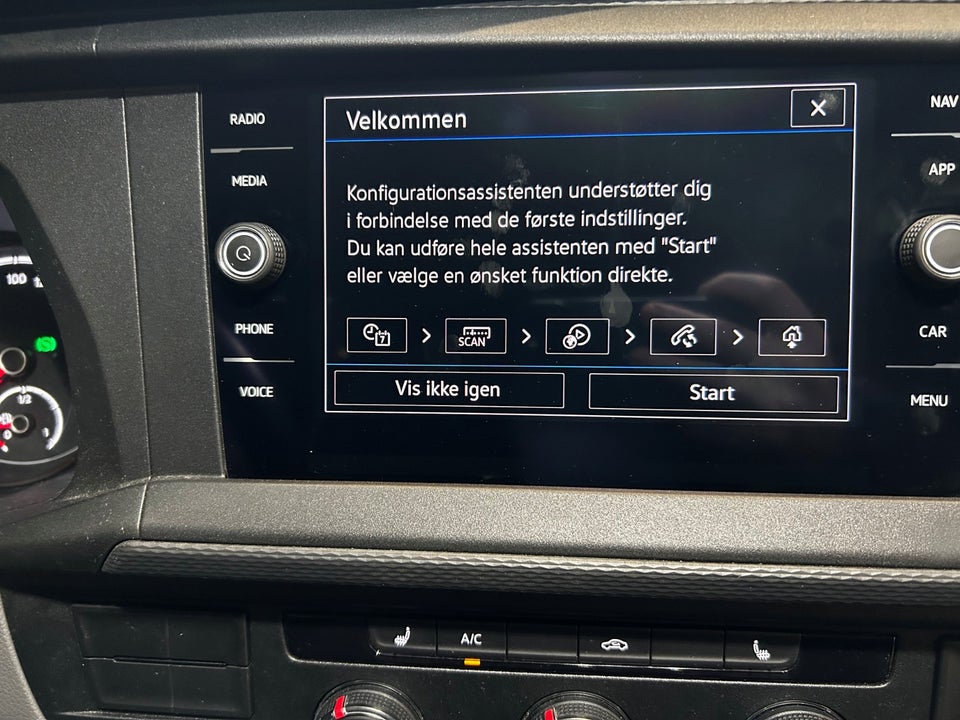 VW Transporter 2,0 TDi 150 Kassevogn lang