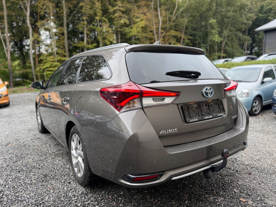 Toyota Auris 1,8 Hybrid H2 Comfort CVT 5d