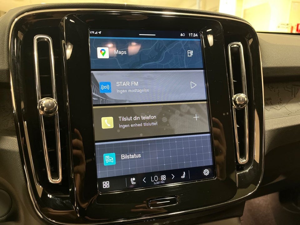 Volvo EX40 Extended Range Plus 5d