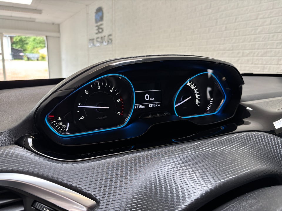 Peugeot 2008 1,5 BlueHDi 100 Allure Sky 5d