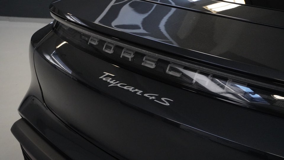 Porsche Taycan 4S Performance+ 4d