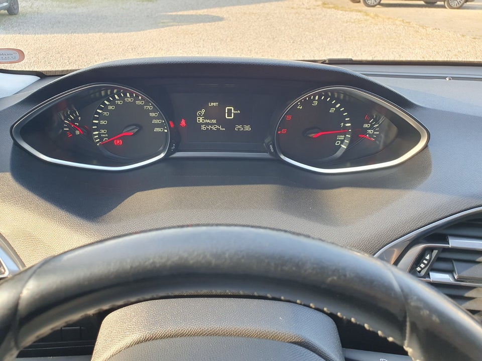 Peugeot 308 1,6 BlueHDi 120 Businessline SW 5d