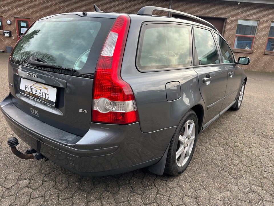 Volvo V50 2,4i Summum aut. 5d