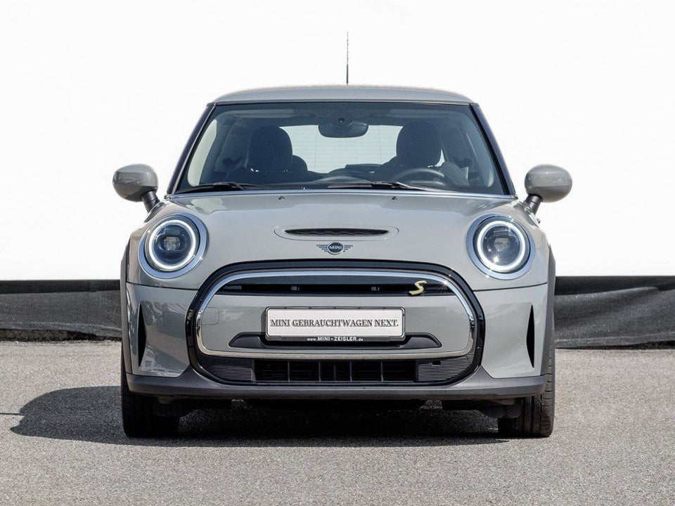 MINI Cooper SE Essential 3d