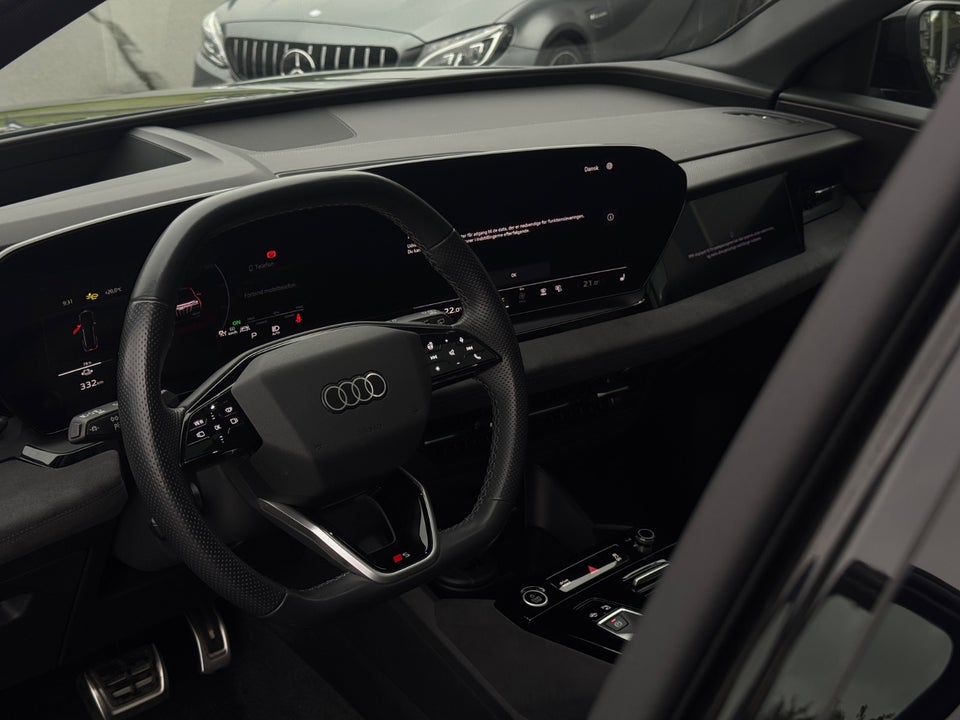 Audi Q6 e-tron S-line quattro 5d