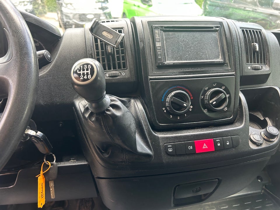 Peugeot Boxer 330 2,2 HDi 130 Kassevogn L2H2