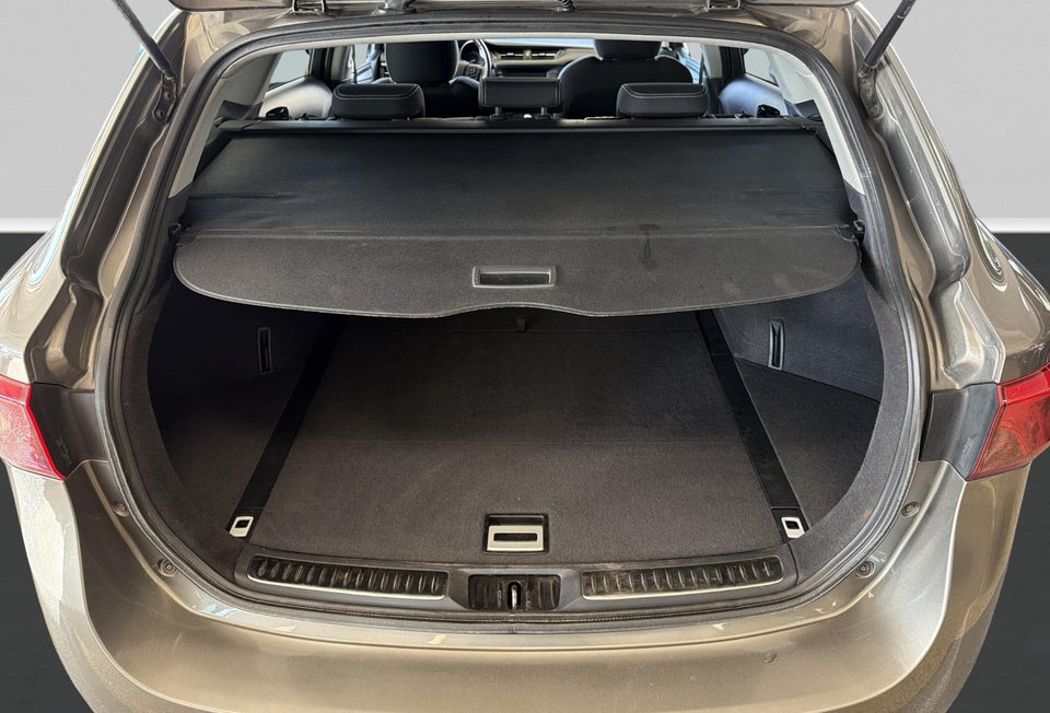 Toyota Avensis 1,8 VVT-i T2 Touring Sports 5d