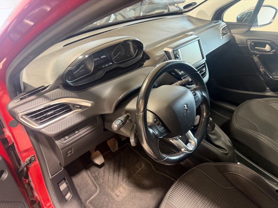 Peugeot 208 1,6 BlueHDi 100 Desire Sky 5d