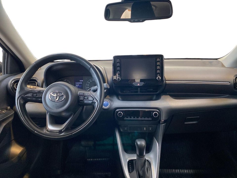 Toyota Yaris 1,5 Hybrid Active Tech e-CVT 5d