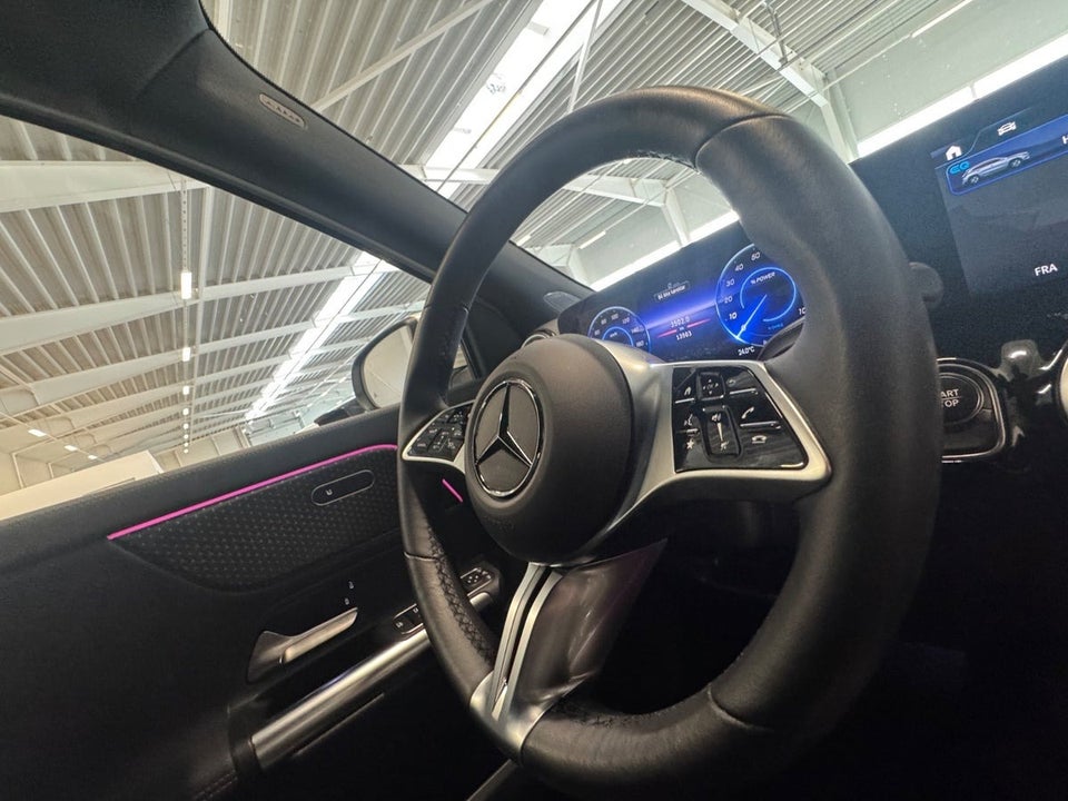 Mercedes EQA300 Progressive 4Matic 5d