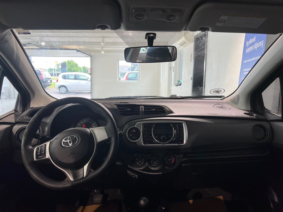 Toyota Yaris 1,0 VVT-i T2 5d
