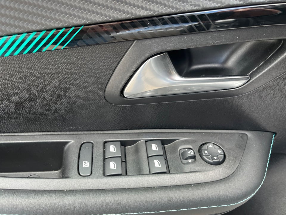 Peugeot 208 1,2 PureTech 100 Allure EAT8 5d