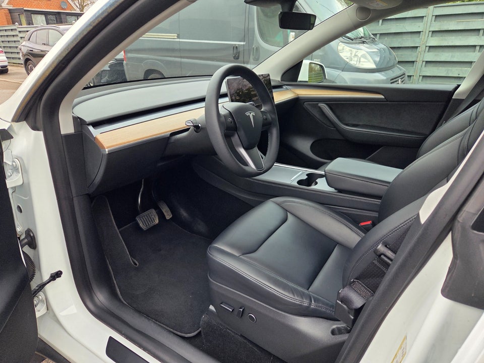 Tesla Model Y Long Range AWD 5d