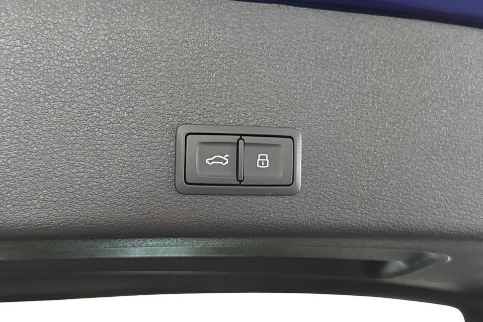 Audi Q8 e-tron 55 S-line quattro 5d