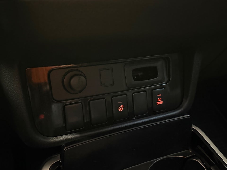 Mitsubishi Outlander 2,0 PHEV Instyle CVT 4WD 5d