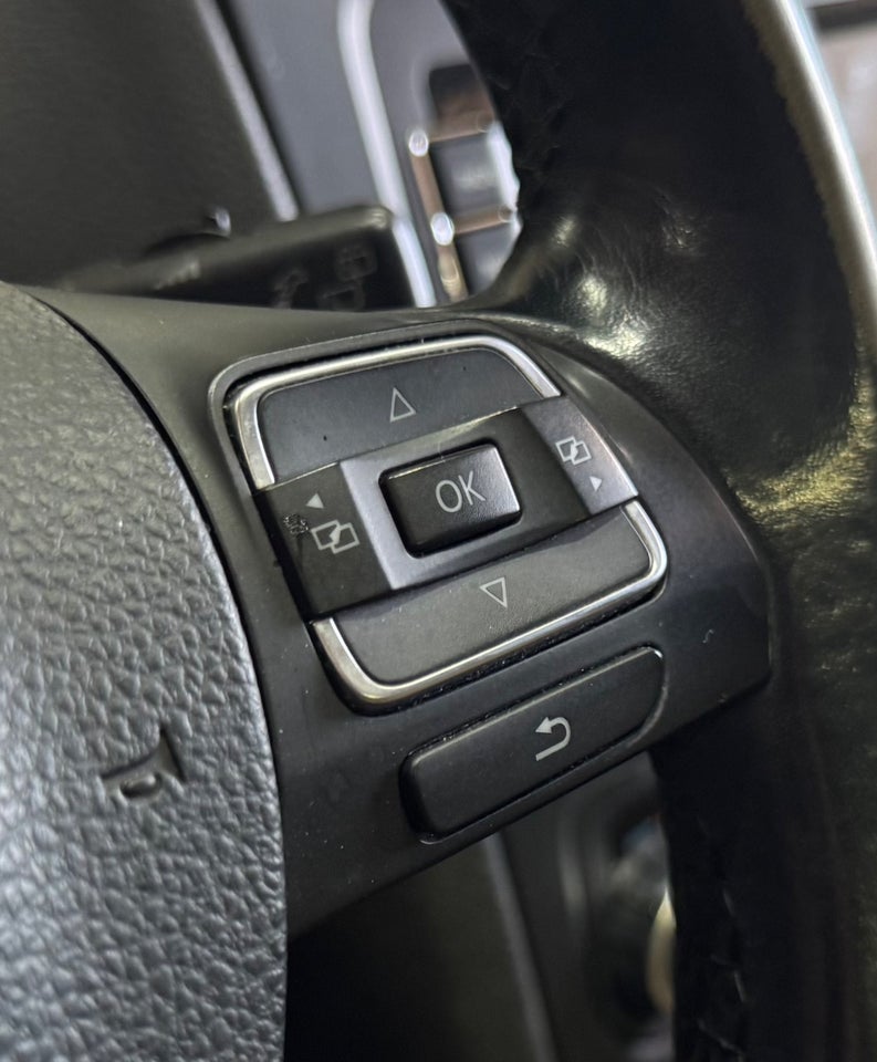 VW Golf VI 2,0 TDi 140 Highline 5d