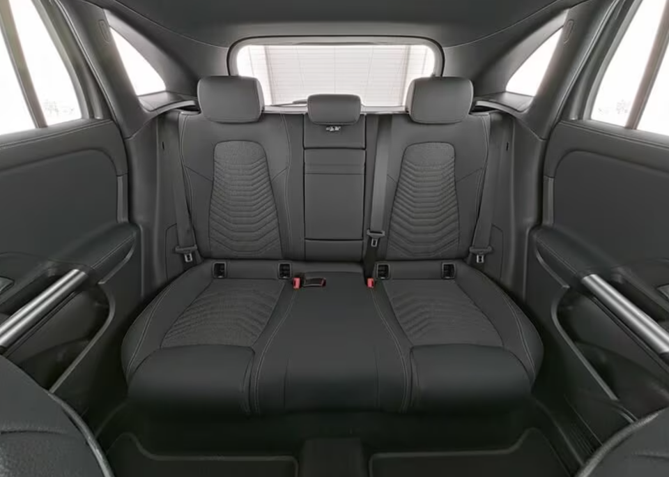 Mercedes EQA350 4Matic 5d