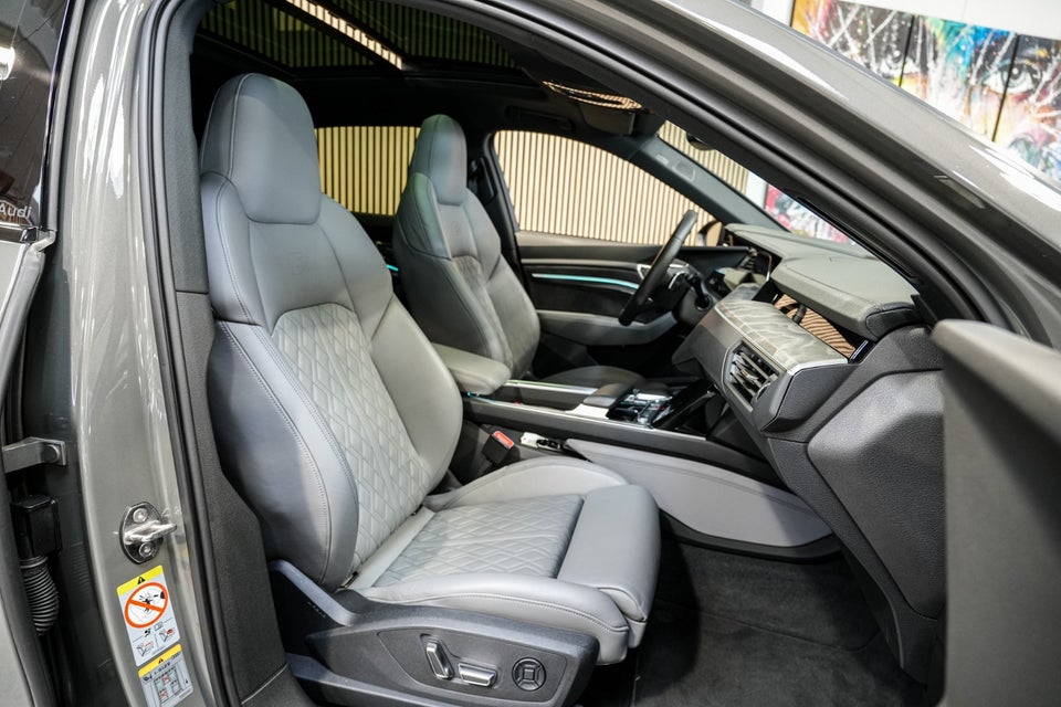 Audi Q8 e-tron 55 S-line quattro 5d