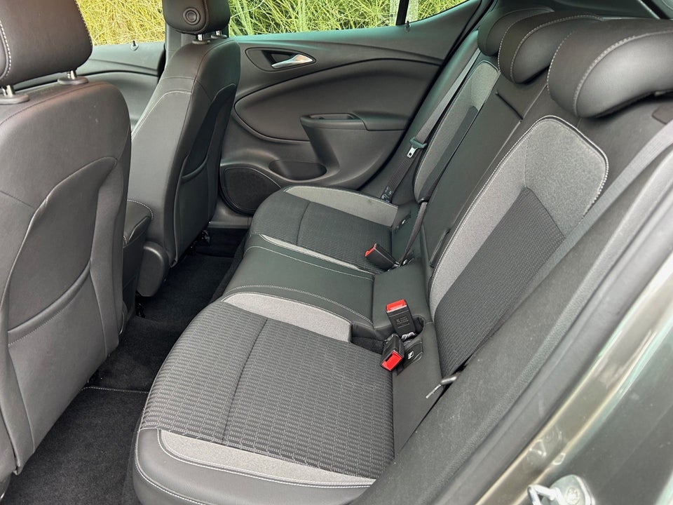 Opel Astra 1,5 D 105 Edition 5d