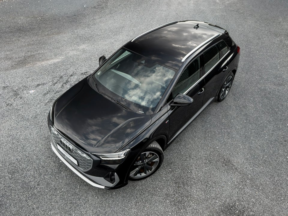 Audi Q4 e-tron 45 Attitude S-line quattro 5d
