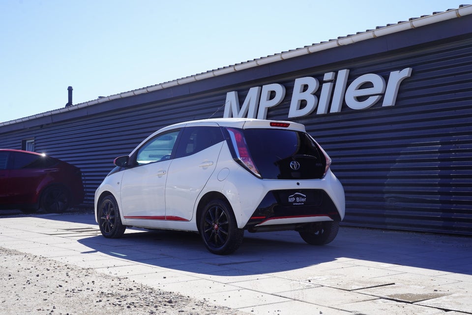Toyota Aygo 1,0 VVT-i x-press 5d