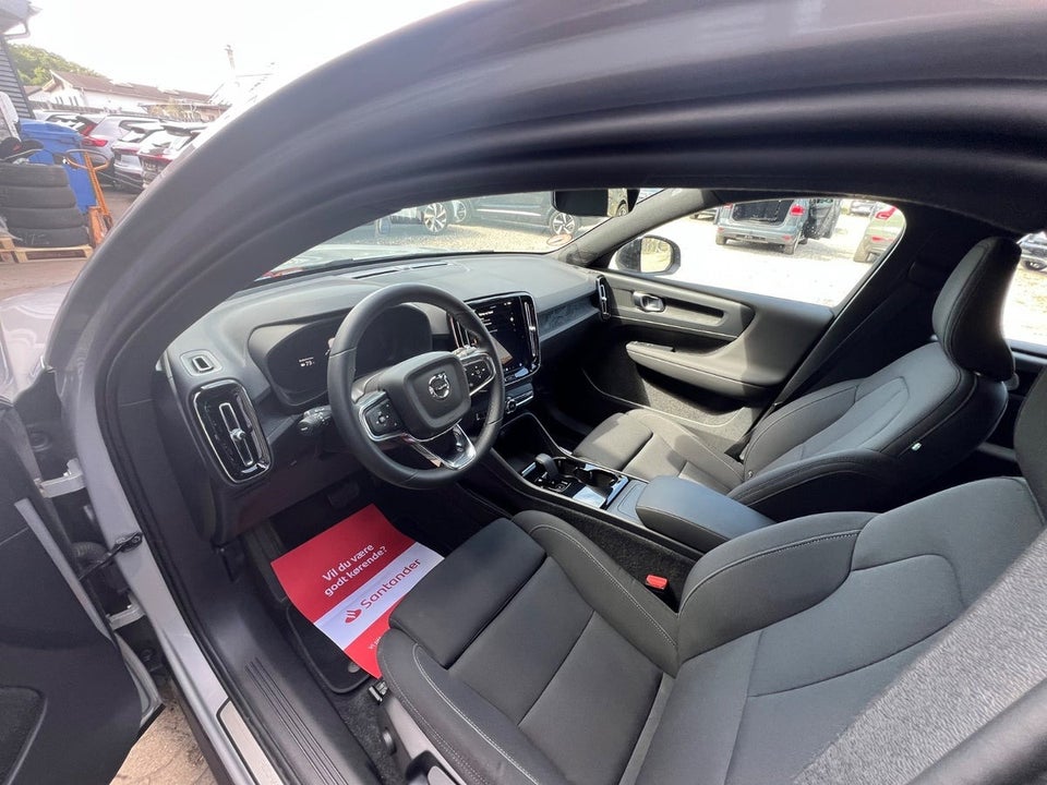 Volvo XC40 ReCharge Extended Range Core 5d