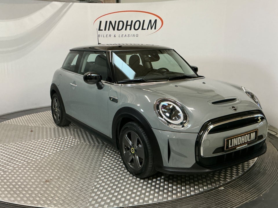 MINI Cooper SE Essential 3d