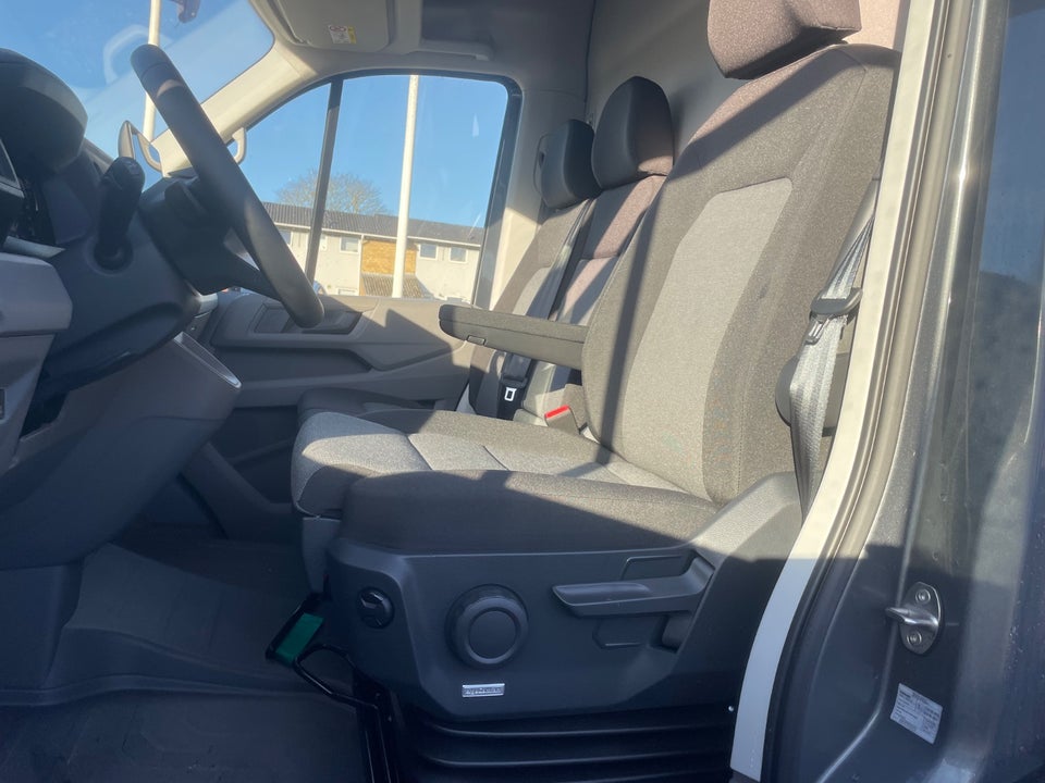 VW Crafter 35 2,0 TDi 177 Kassevogn L3H3 aut.